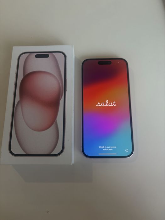 Vand iphone 15 roz impecabil