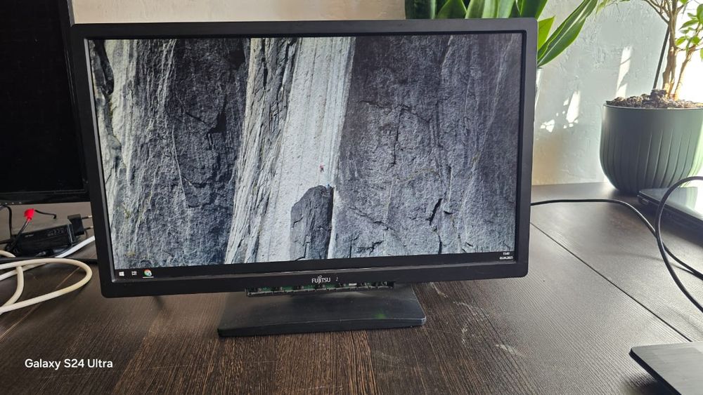 Мониторы Fujitsu в паре