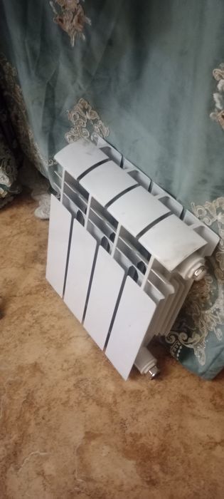 Продам радиатор почти новый