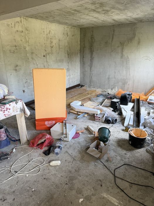 Casă construcție 2025 + teren 1.300 mp – Oprești, Stâlpeni