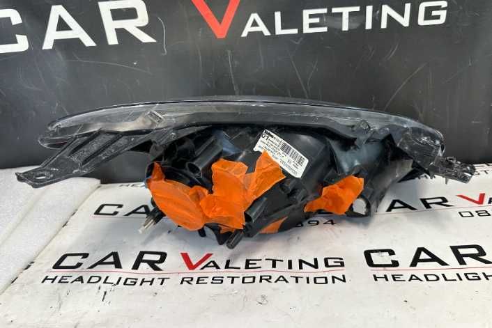 Фар фарове ляв Toyota Aygo AB10 AB20 AB30 far farove Тойота Айго