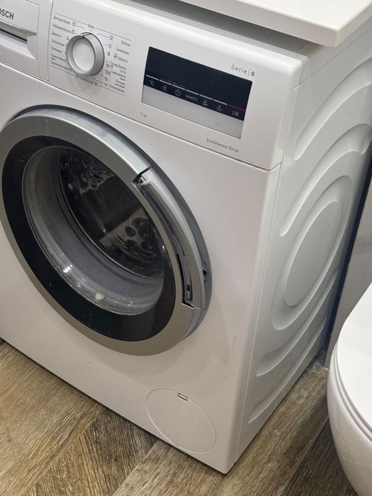 Продам машинку  и велик чемодан Лего