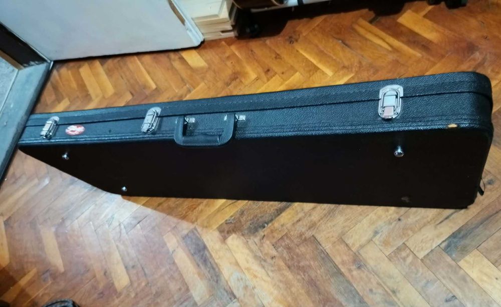 Куфар за електрическа китара