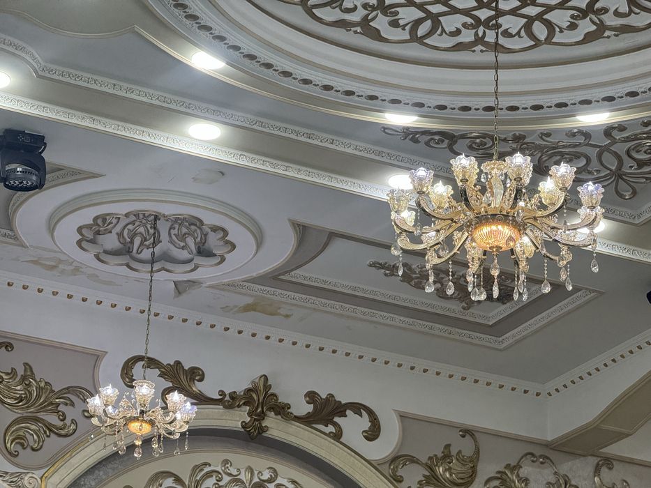 Продам люстры не дорогоо