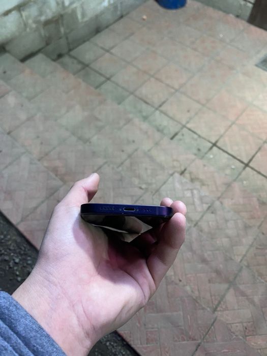 Айфон 12 продам срочна