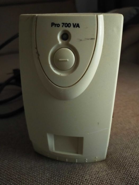 UPC pro 700 va stabilizator