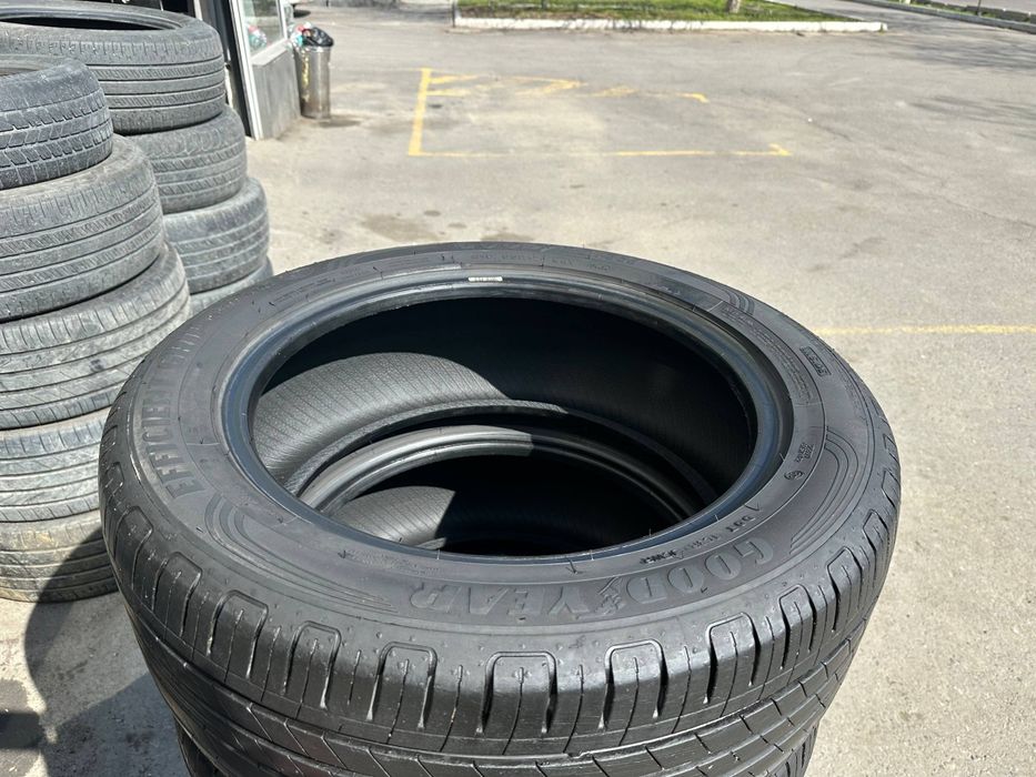 215/55/17 Goodyear balon