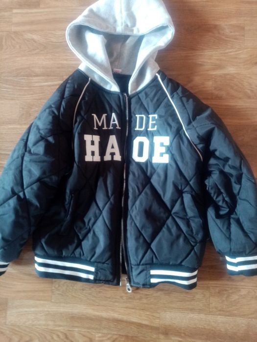 Продам детскую куртку.