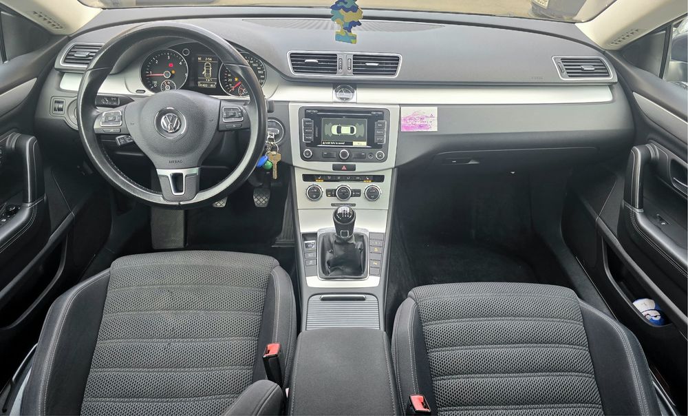 Vand Pasat CC  facelift  an 2013  motor 2.0 proprietar
