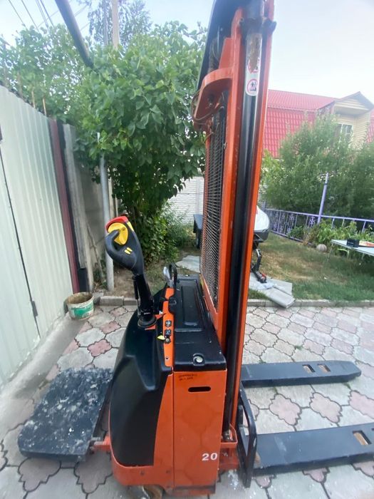 Вилочный погрузчик