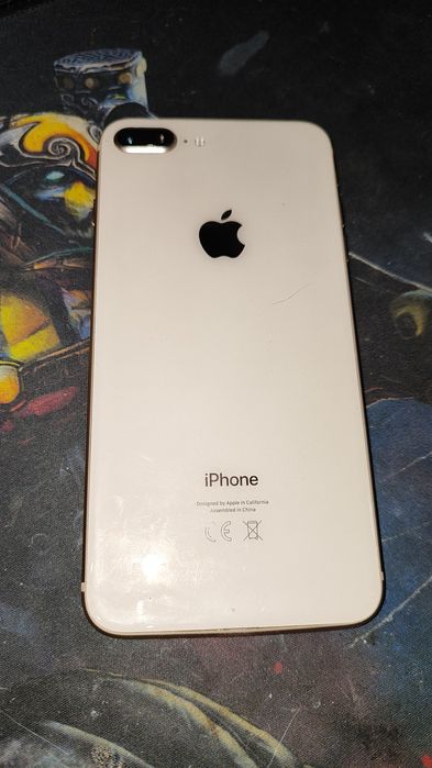 iPhone 8 Plus в отличном состоянии
