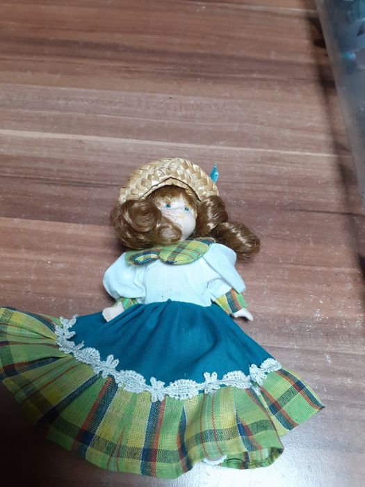 Кукла  порцеланова Макет на каляска  Landau