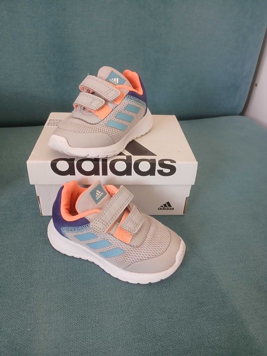 Маратонки adidas