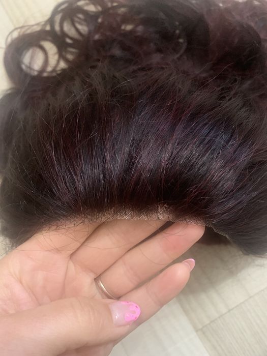 Продавам перуки - черна и червена