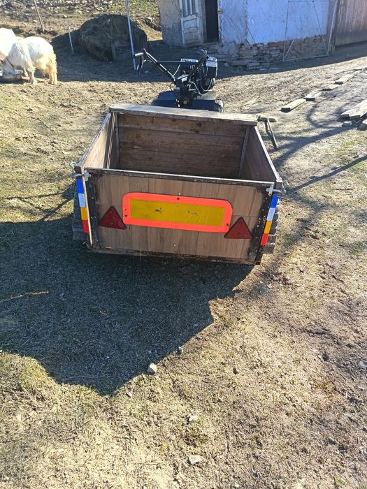 Motocultor vyema 16cai  cu remorcuță făcut ă de mine și freze.