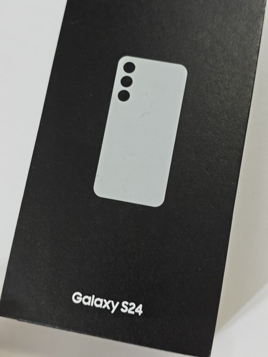 Продам смартфон Самсунг s24.