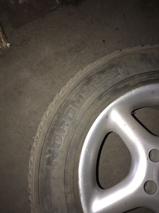 Срочно продам резину с дисками за 160000