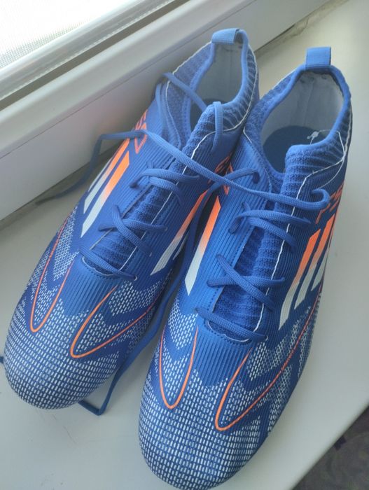 Бутсы футбольные