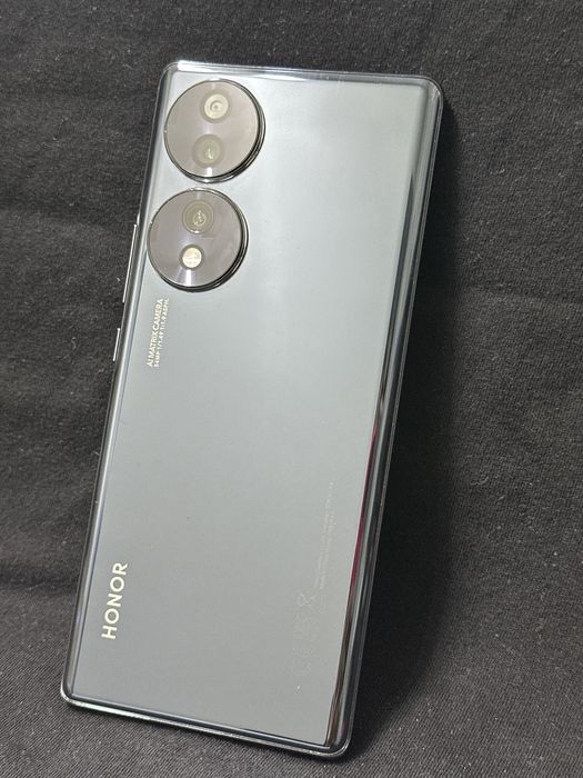 Honor 70 128 gb ..