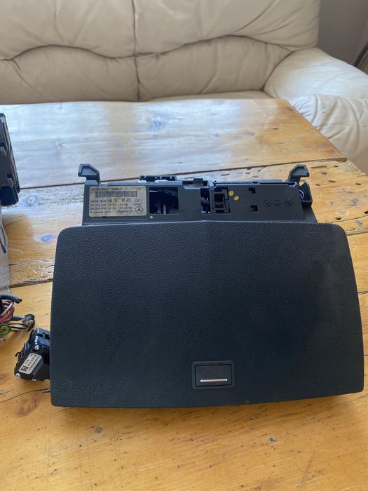 Команд и дисплей Мерцедес W204 C klasa Ц класа 2008