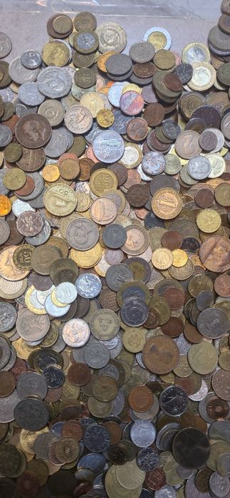 Монети от цял свят на кг