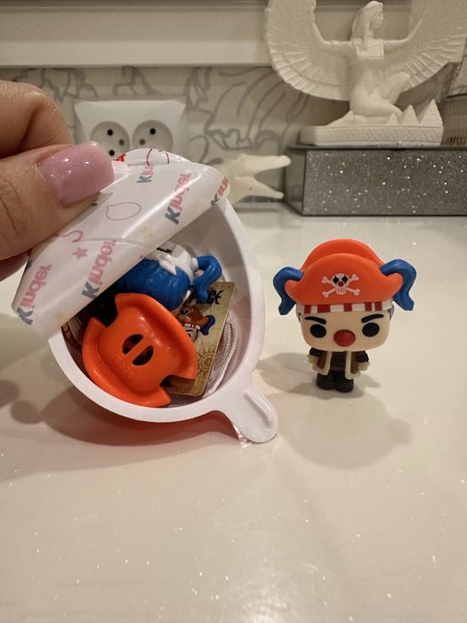 Продам игрушку из kinder joy ван пис