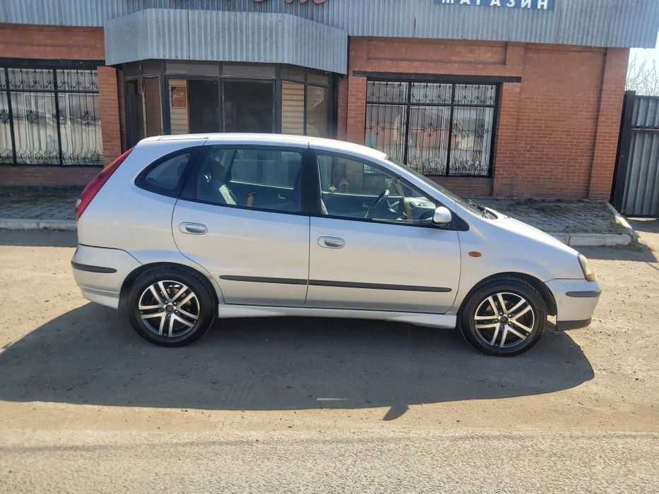 Nissan Almera Tino 2002 дизель