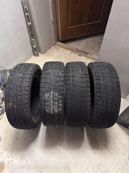 Зимний Корейский резина 195 65 R15 ROADSTONE