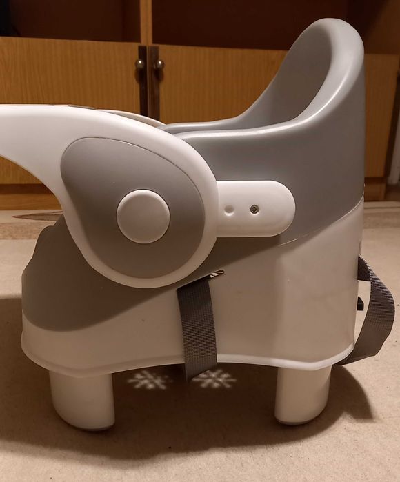 Повдигащо столче за хранене Lorelli