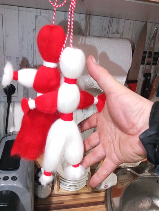 Продавам голями домашни Мартеници