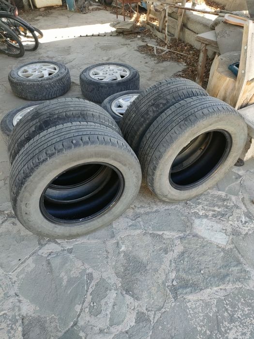 Продается резина с титановыми дисками на 15