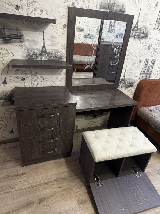 Туалетный столик