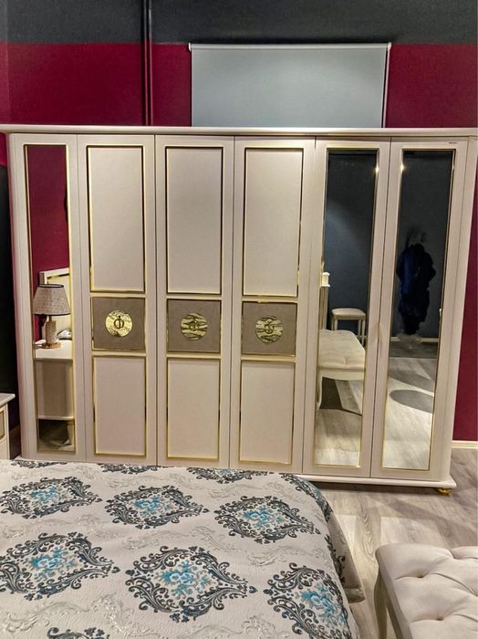 Продам спальный гарнитур