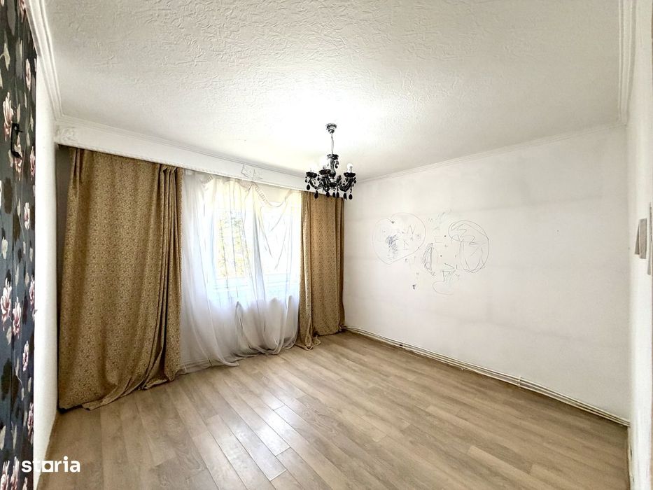 Apartament 3 camere 70 mp etaj 1 cartier Brădet izolat termic interior