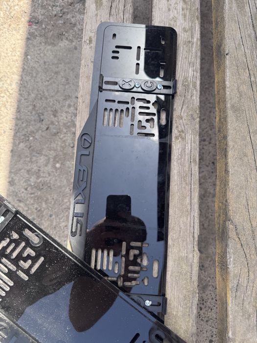 Продаю рамки лексус .