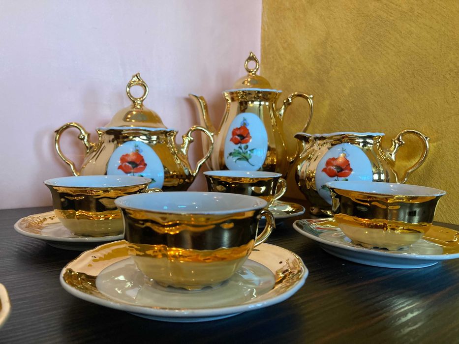 Възхитителен винтидж сервиз за кафе/чай с позлата, перфектно състояние