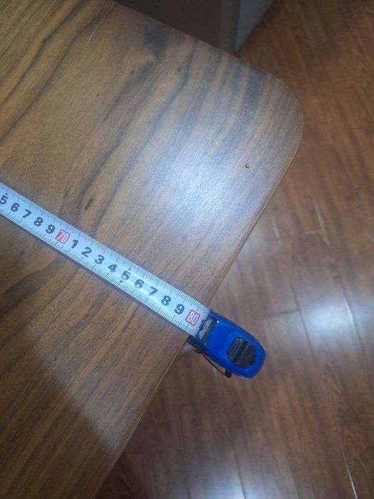 Продаётся отличный стол, не дорого