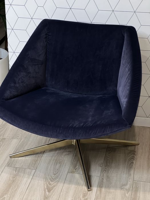 Vând fotoliu elegant rotativ de catifea