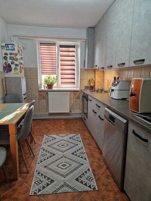 Apartament cu 3 camere