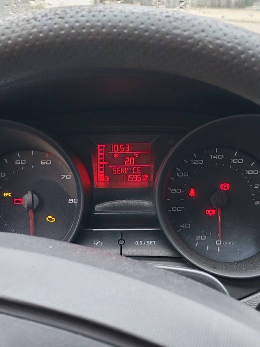 Vând Seat Ibiza 2011