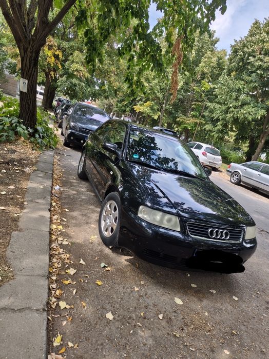 Лек автомобил Ауди А3 8L