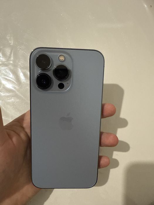 Iphone 13 pro ( небесно голубой )