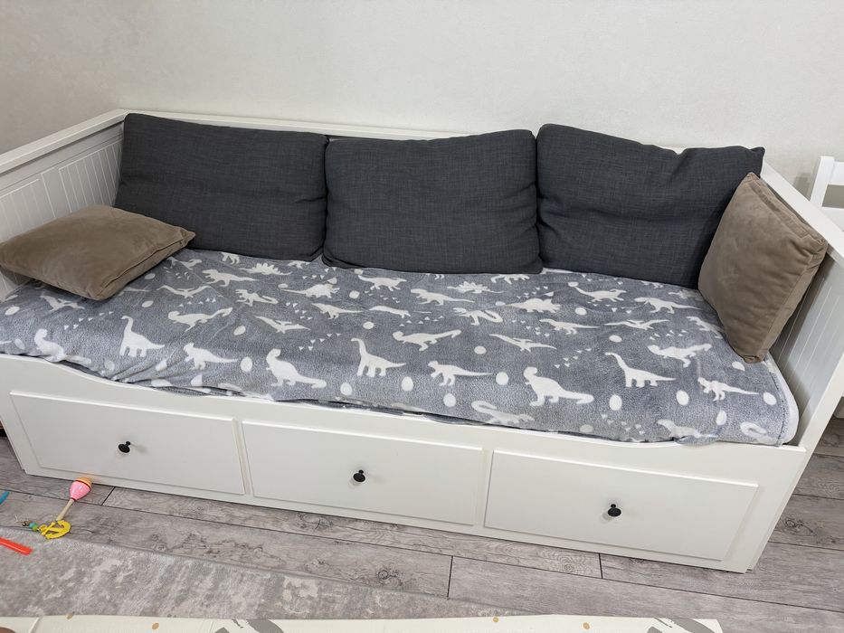 Продам кровать ikea hamnes ( хэмнес)