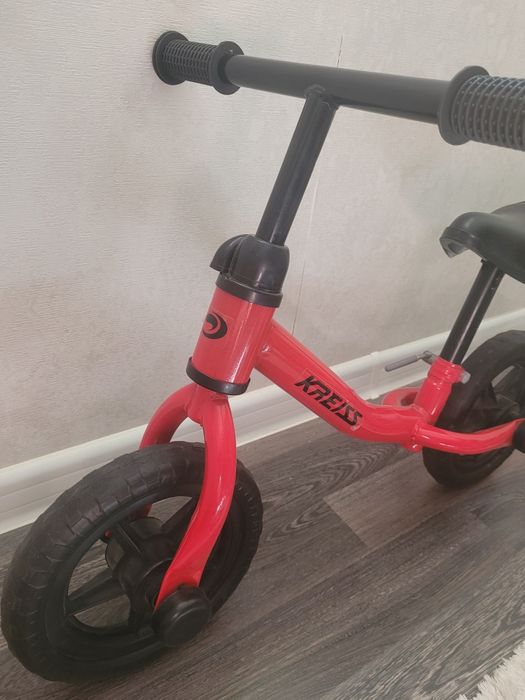 Продам детский беговел