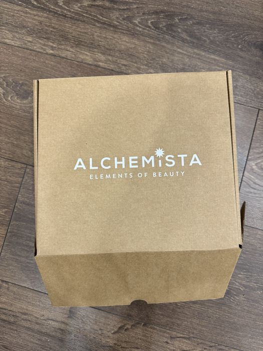 Чисто нов парфюм Alchemista Akro Dark EDP