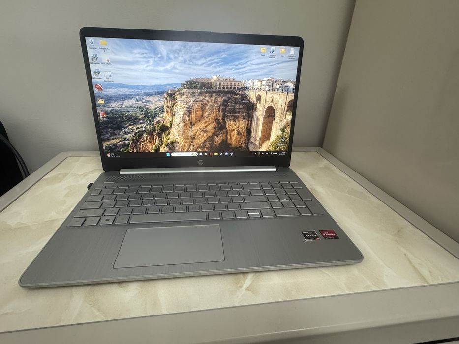 Ноутбук HP laptop-15s.