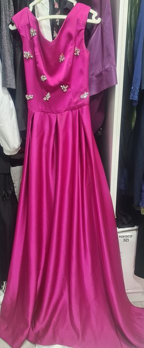 Вечернее платье для девушек.