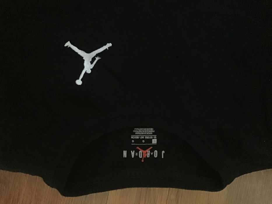 Vând tricou Nike Air Jordan