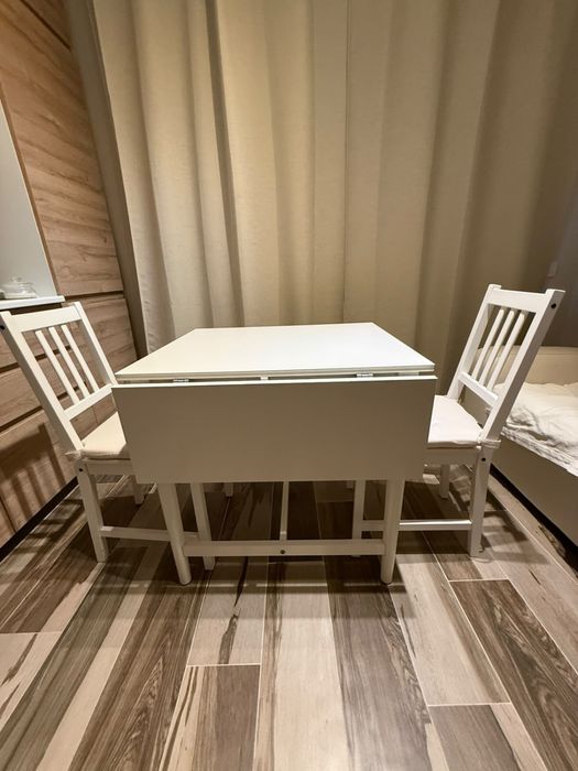 Стол со стульями IKEA