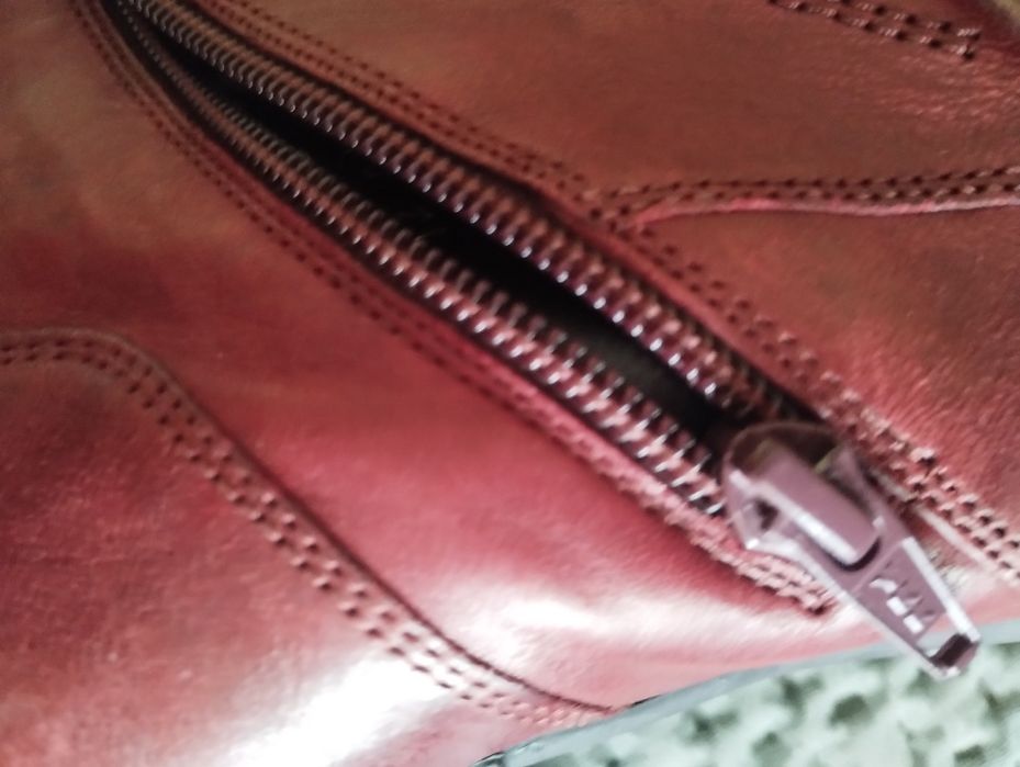 Ghete din piele naturala stare IMPECABILA